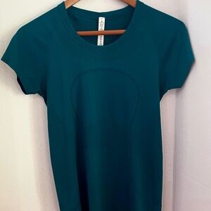 Lululemon Athletica Green Fitted Short Sleeve Tee